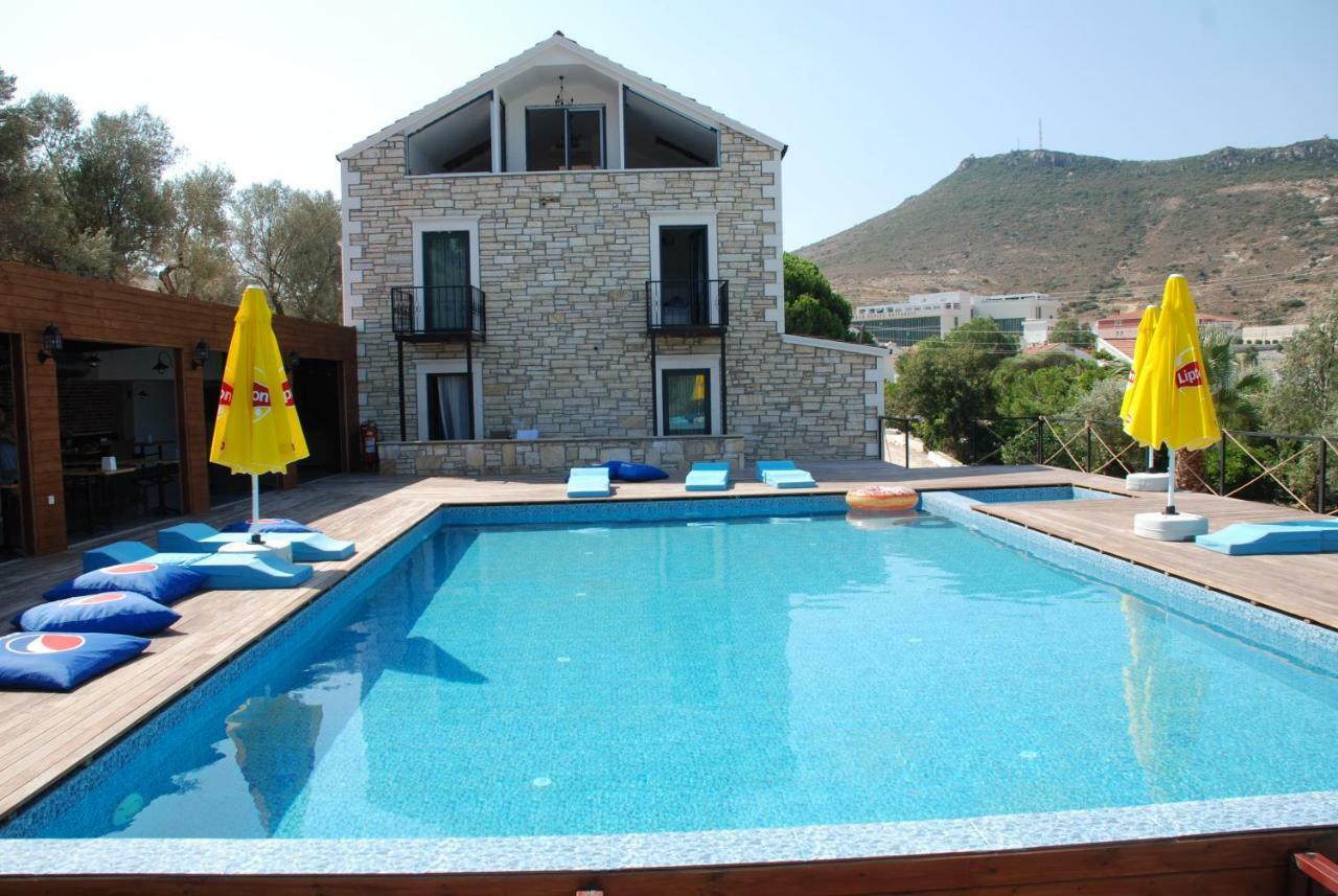 Victoria Hotel And Lounge Foca Kültér fotó